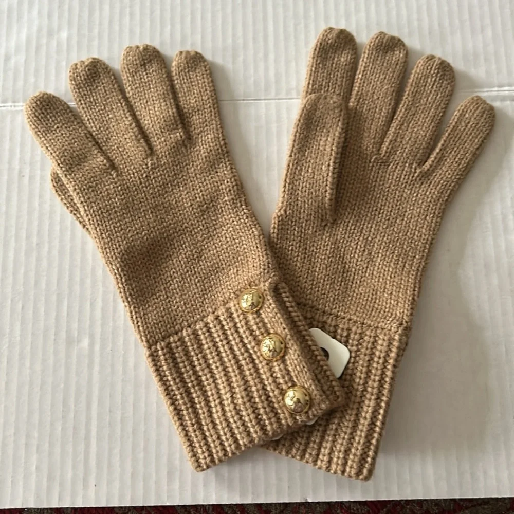𝅺MICHAEL KORS logo Dome-Button Gloves NWT